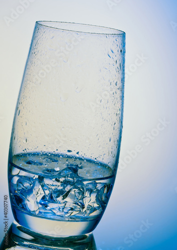 Photo: Glas eiskalten Wassers Glas eiskalten Wassers