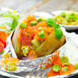 Avocado und Lachs im Kartoffelmantel