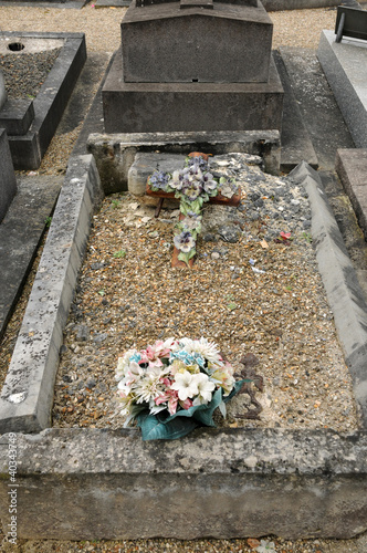 Photo: France, old tomb in Les Mureaux cemetary France, old tomb in Les Mureaux cemetary