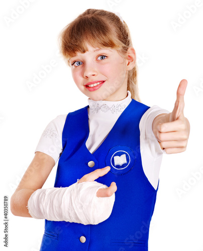 Foto: Child with broken arm. Child with broken arm.