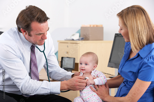 Photo: Mother and baby in doctor's surgery Mother and baby in doctor's surgery