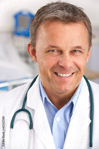 Photo: Portrait American doctor on hospital ward Portrait American doctor on hospital ward