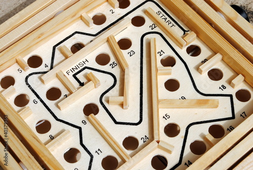 사진:wooden labyrinth with holes on the path wooden labyrinth with holes on the path