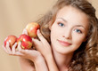 girl with apples