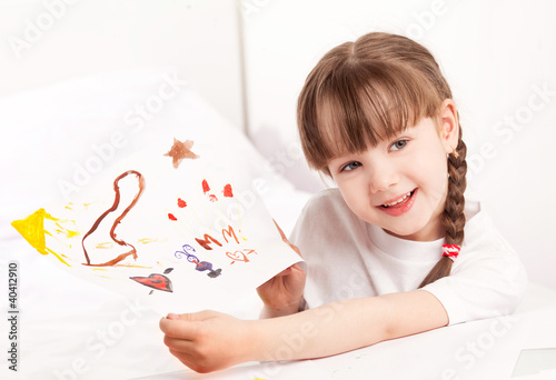 Foto: girl drawing girl drawing