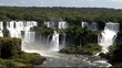 Die Wasserfälle von Iguazú in Brasilien und Argentinien