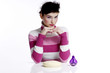 Foto: Woman waiting for the timer to ring. Woman waiting for the timer to ring.