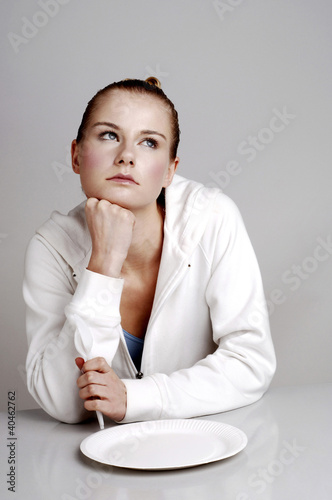 Foto: Woman daydreaming. Woman daydreaming.