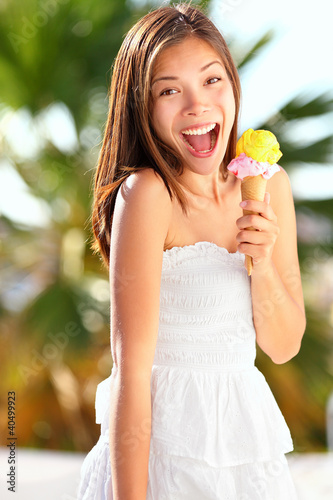 Foto: Ice cream girl excited Ice cream girl excited