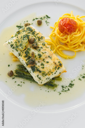 Foto: Heilbutt mit Spargel Heilbutt mit Spargel