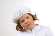 Portraitfoto eines Mädchens mit Mütze Portraitfoto eines Mädchens mit Mütze