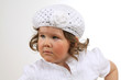 Portraitfoto eines Mädchens mit Mütze Portraitfoto eines Mädchens mit Mütze