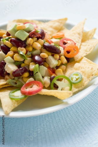 Foto: Nachos with beans, sweetcorn, avocado and chilli rings Nachos with beans, sweetcorn, avocado and chilli rings