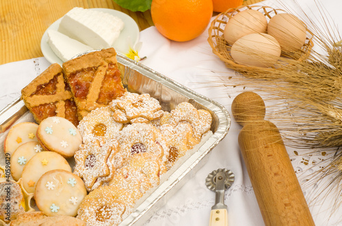 Foto: mix di dolci tipici dalla Sardegna mix di dolci tipici dalla Sardegna