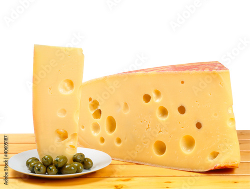 Photo: Formaggio Emmenthal e olive Formaggio Emmenthal e olive