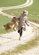 Photo: Mädchen auf dem Weg Mädchen auf dem Weg
