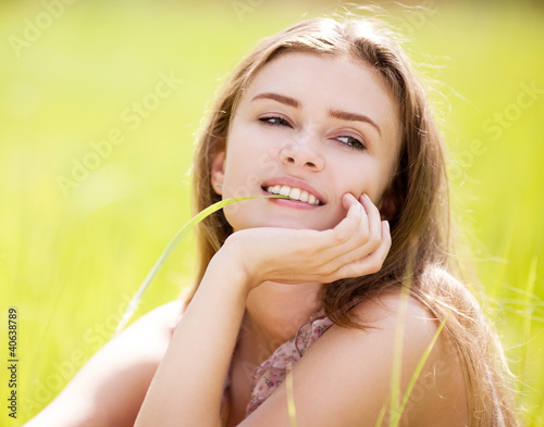 Foto: woman outdoors woman outdoors