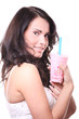 junge hübsche frau mit bubble tea
