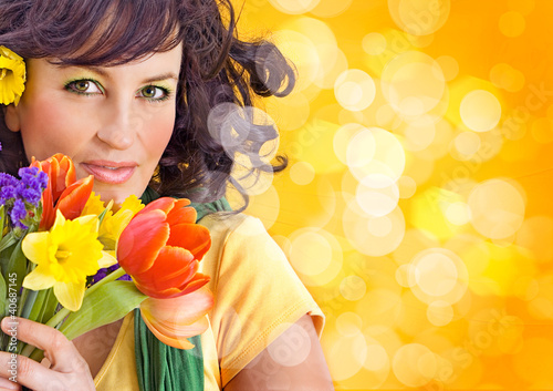 Foto: schöne Frau mit Blumenstrauß / it's spring 6 schöne Frau mit Blumenstrauß / it's spring 6