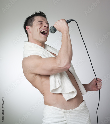 Photo : tonic shower to start a good day tonic shower to start a good day