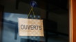 Open and closed signs (french)