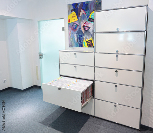 Photo: Aktenschrank Kartei Ablage modern Aktenschrank Kartei Ablage modern