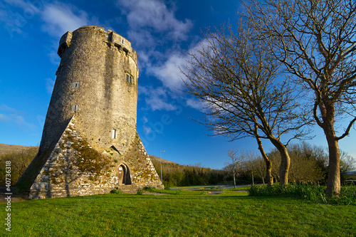 Foto: 16th century Newtown Castle, Co. Clare, Ireland 16th century Newtown Castle, Co. Clare, Ireland