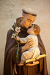 statue d' un Saint dans une église 4