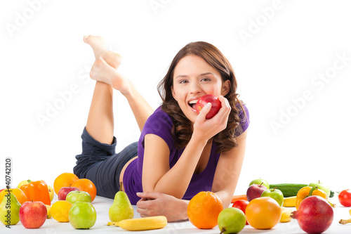 Foto: Gesunde Ernährung - junge Frau mit Obst Gesunde Ernährung - junge Frau mit Obst