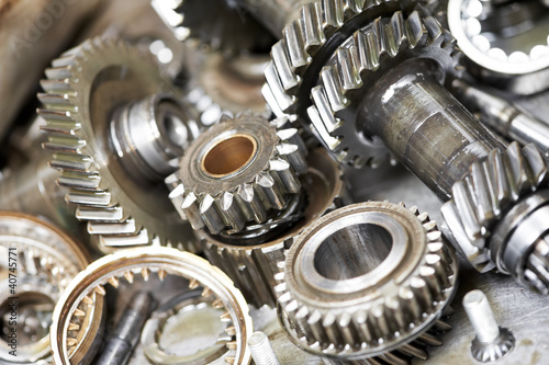 Foto: Close-up of automobile engine gears Close-up of automobile engine gears