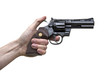 Main d'homme tirant au pistolet, profil