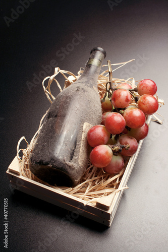Photo: Vecchia bottiglia di vino Vecchia bottiglia di vino