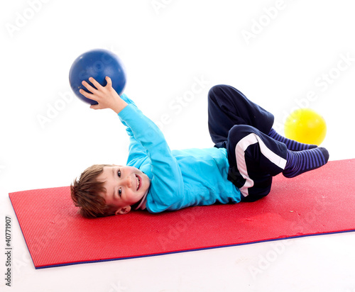 Foto: Junge beim Turnen Junge beim Turnen