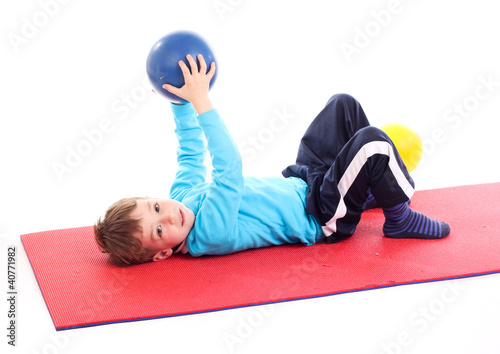 Photo: junge beim sport junge beim sport