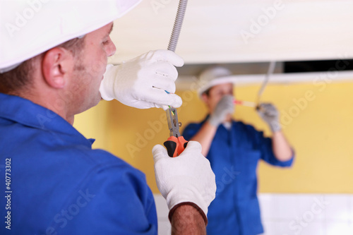 Photo: craftsmen working together craftsmen working together
