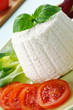Ricotta con basilico e pomodori, close-up