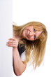 Blondine hinter Werbetafel Blondine hinter Werbetafel