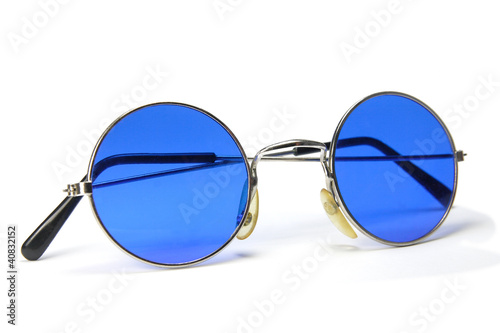 Photo: Kreisrunde blaue Sonnenbrille Kreisrunde blaue Sonnenbrille