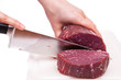 Messer hat Rinderfilet geschnitten