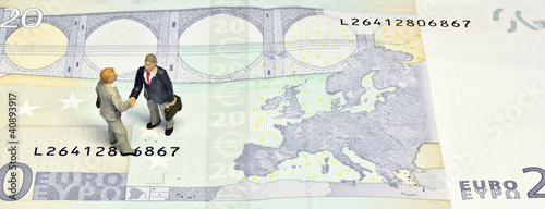 Photo: Miniature handshake twenty euros Miniature handshake twenty euros