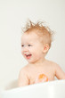 Foto: baby beim baden baby beim baden