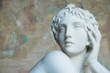 Statua  femminile del Camposanto a Pisa, Italia