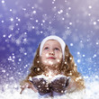 Foto: Cuty little girl in winter wear Cuty little girl in winter wear