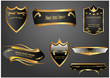 dekorative banner und wappen in gold