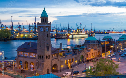 Foto: Hamburg, Landungsbrücken Hamburg, Landungsbrücken