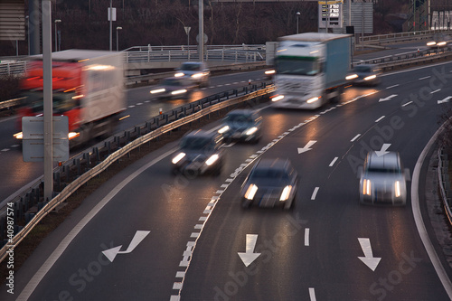 Foto: Highway traffic Highway traffic