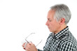 Brille putzen