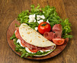 piadina con ingredienti piadina con ingredienti