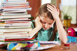 Foto: girl doing her homework girl doing her homework
