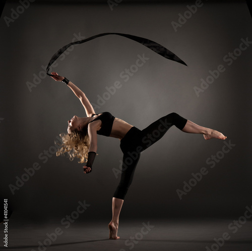 Foto: beautiful ballet dancer beautiful ballet dancer